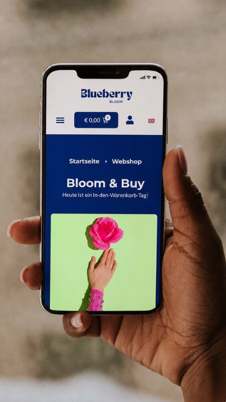 Blueberry Bloom Website auf einem Smartphone als Webdesign Referenz von Lumios & Co.
